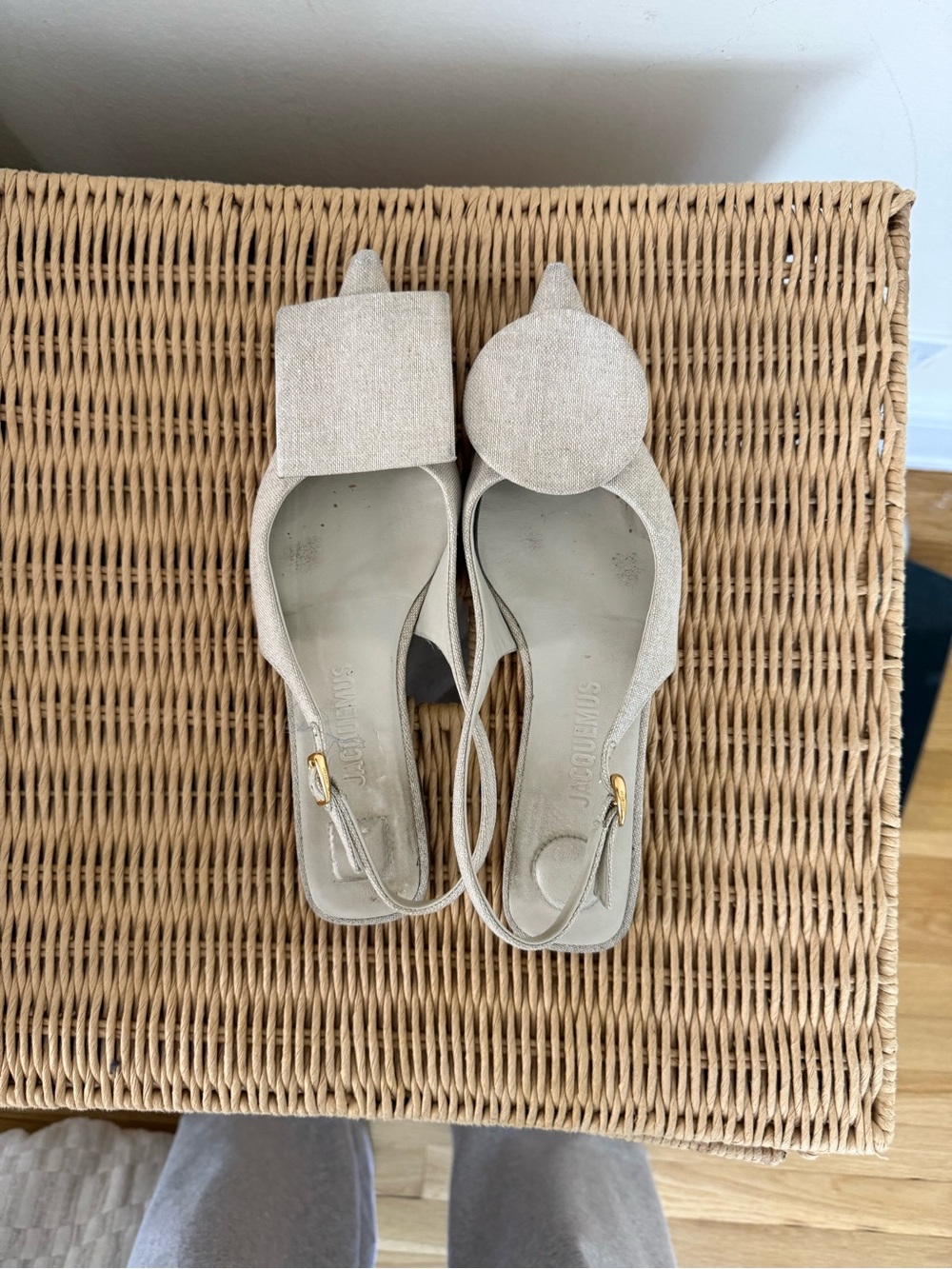 JACQUEMUS Pointed Toe Slingback Flats in Cream - Picture 4 of 7